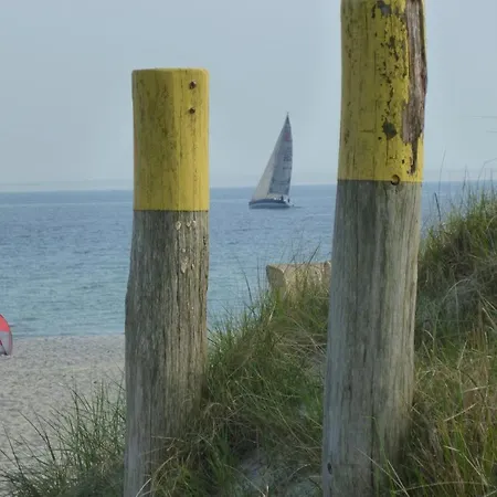 Ostseeblick Direkt Am Suedstrand - Mit Strandkorb アパート フェーマルン